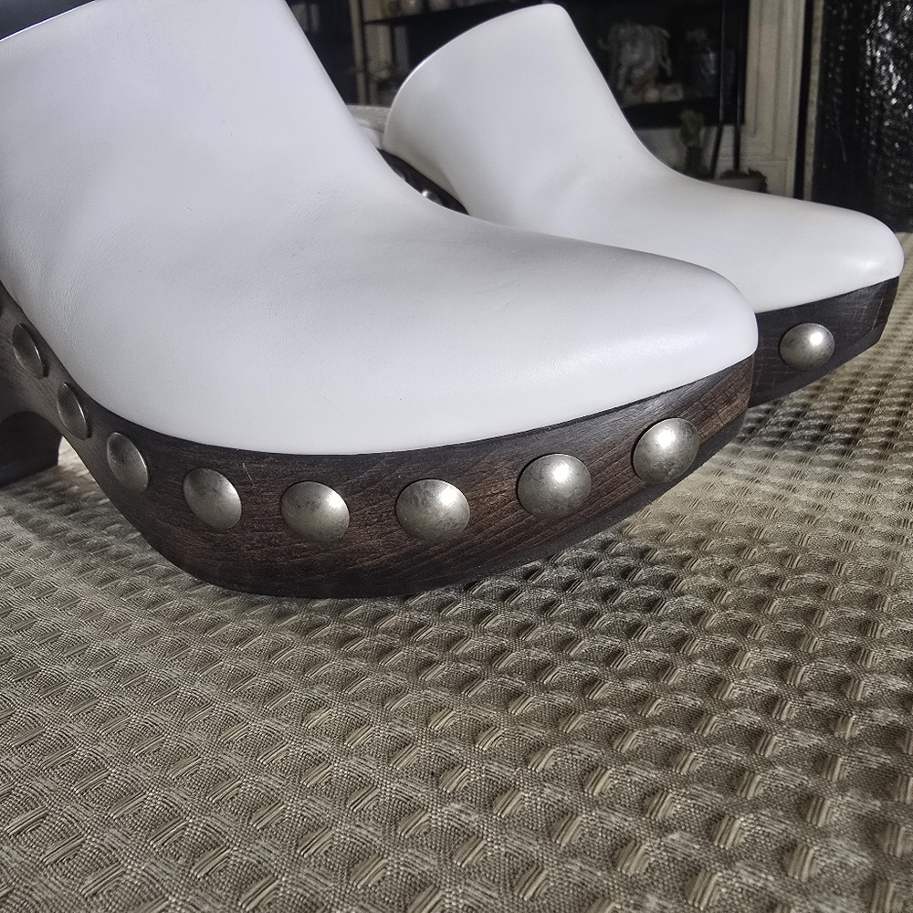 Alaïa - Picture 2 of 12